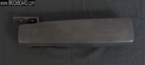 Volvo 140-160 -- Volvo armrest?