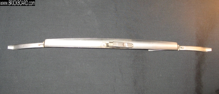Volvo 140-160 -- Wiper Fin?