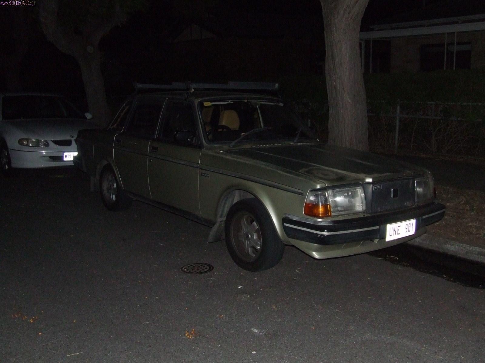 Volvo 200 -- Volvo 5 - parts car.