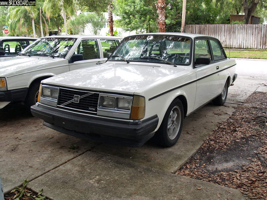 Volvo 200 -- '83 Flathood turbo