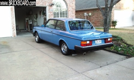 Volvo 200 -- '84 242